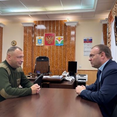 Команда АНО "Новая Жизнь" провела встречу с Вячеславом Анатольевичем Киреевым, главой Ставропольского района. В ходе конструктивного диалога были достигнуты важные договоренности и намечены планы для дальнейшего сотрудничества
